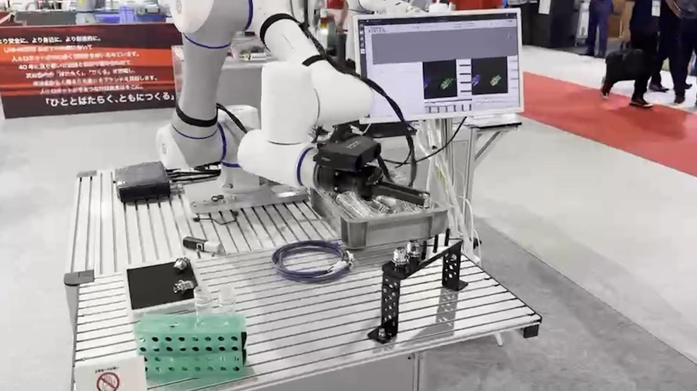 Collaborative Robots (Cobots) in Manufacturing: The Future of Human-Robot Teams