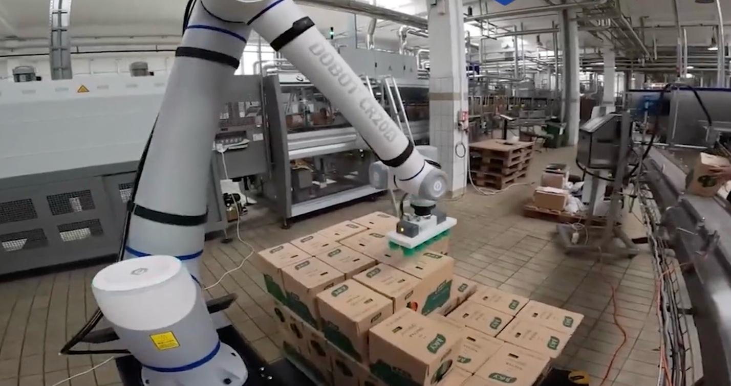 automated palletizer for brand juicy