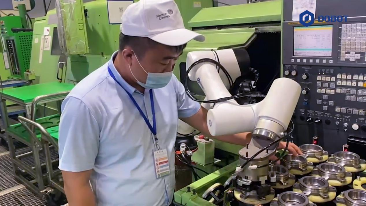 dobot-safeskin-with-cra-cobot