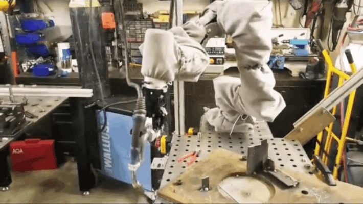 Thin-Walled Pipe Welding with DOBOT Cobot